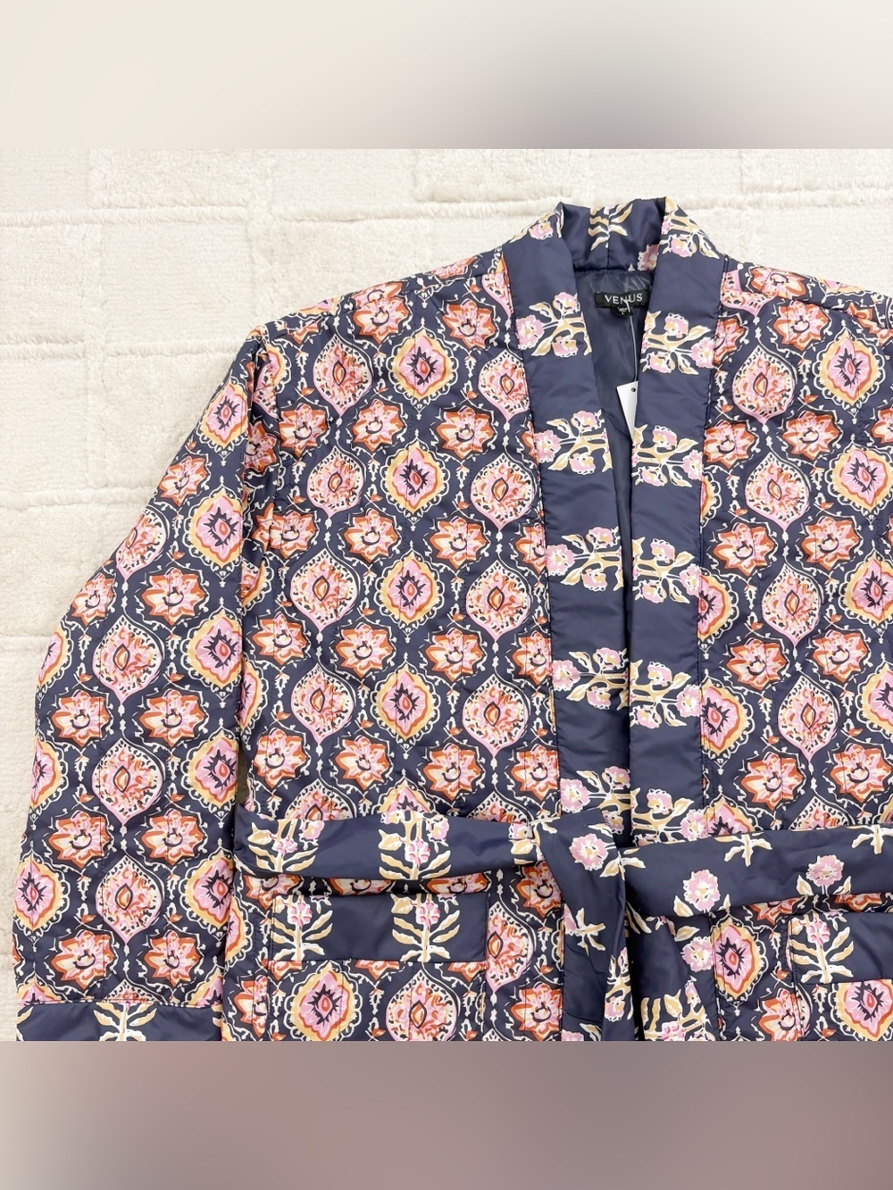 NWT Venus Quilted Jacket With Tie Large - Picture 3 of 11